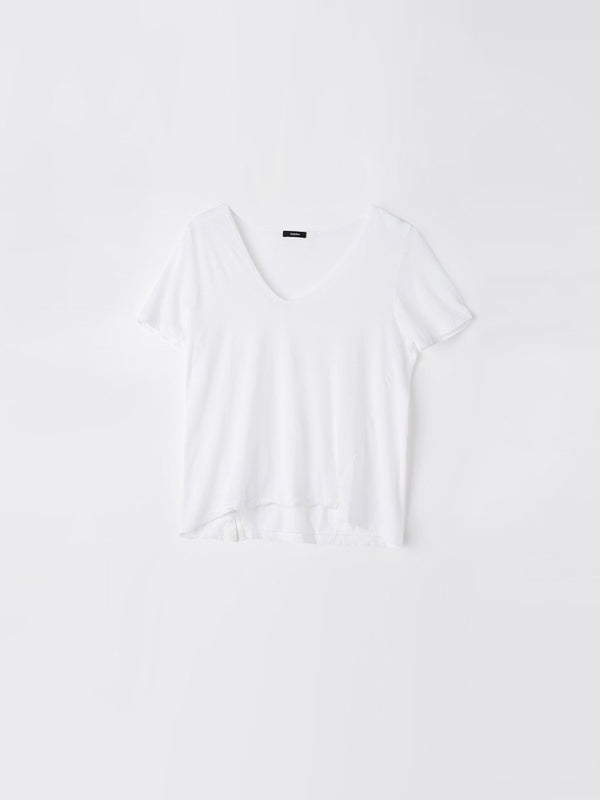 bassike minimal v neck t.shirt in white